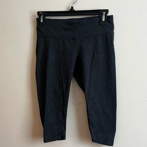 Prana Charcoal Gray S women’s Capri fitted pull on  Leggings
